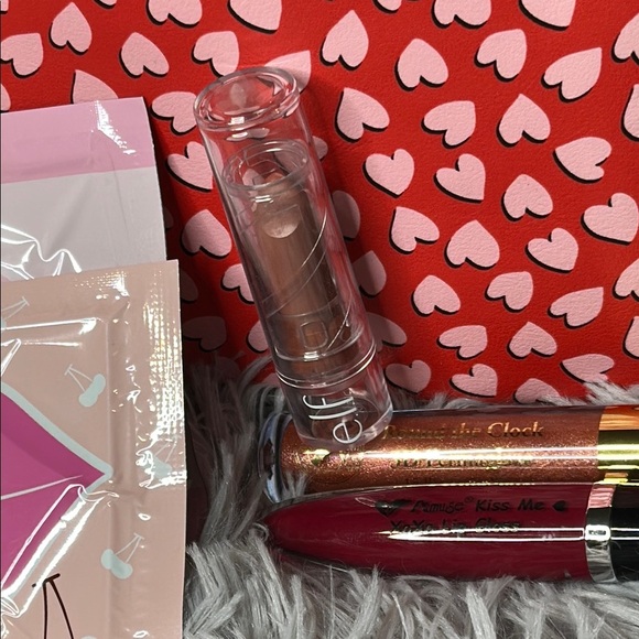 IPSY Bag & Beauty Bundle Red Heart Pouch, 2 Lip Masks, 4 Lip Color Items GIFTS - Picture 4 of 10